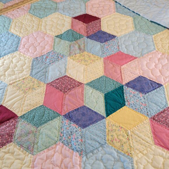 Handmade Hexagon Patchwork Quilt 51x39 Vintage Pastel 1990 Baby Lap Throw - Picture 15 of 16